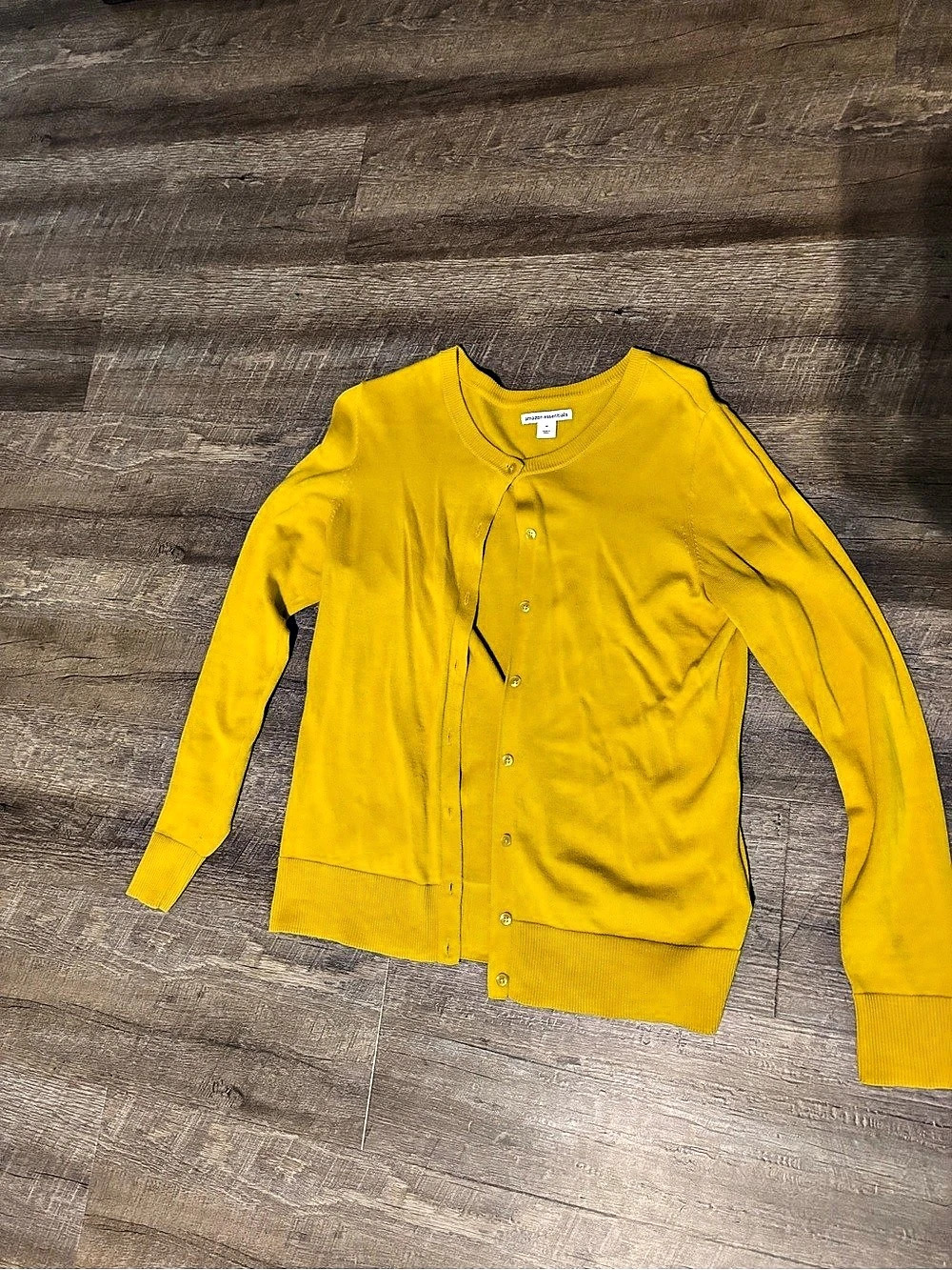 Amazon Essentials Lightweight Crewneck Cardigan Sweater Women's Yellow Medium
